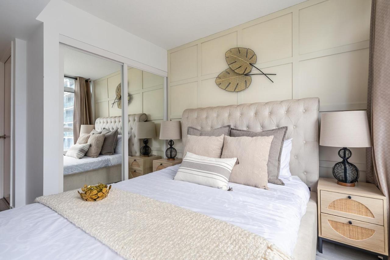 Apartment Luxury 2br Downtown W/ Cn Tower View