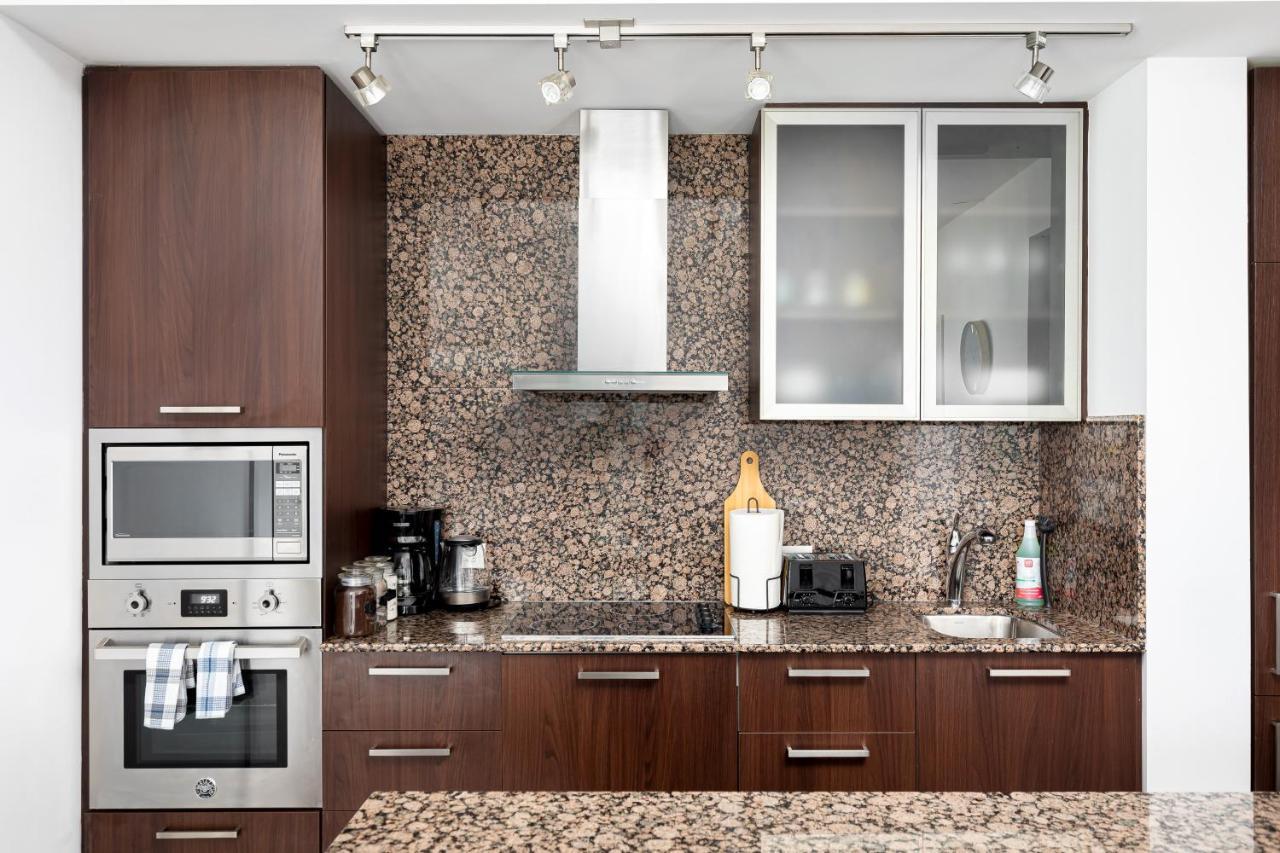 Luxury Downtown Near Cn Tower With Parking * Toronto