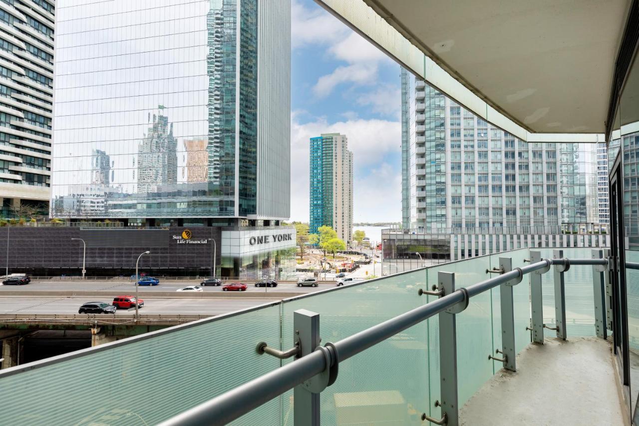 Luxury Downtown Near Cn Tower With Parking Apartment Toronto