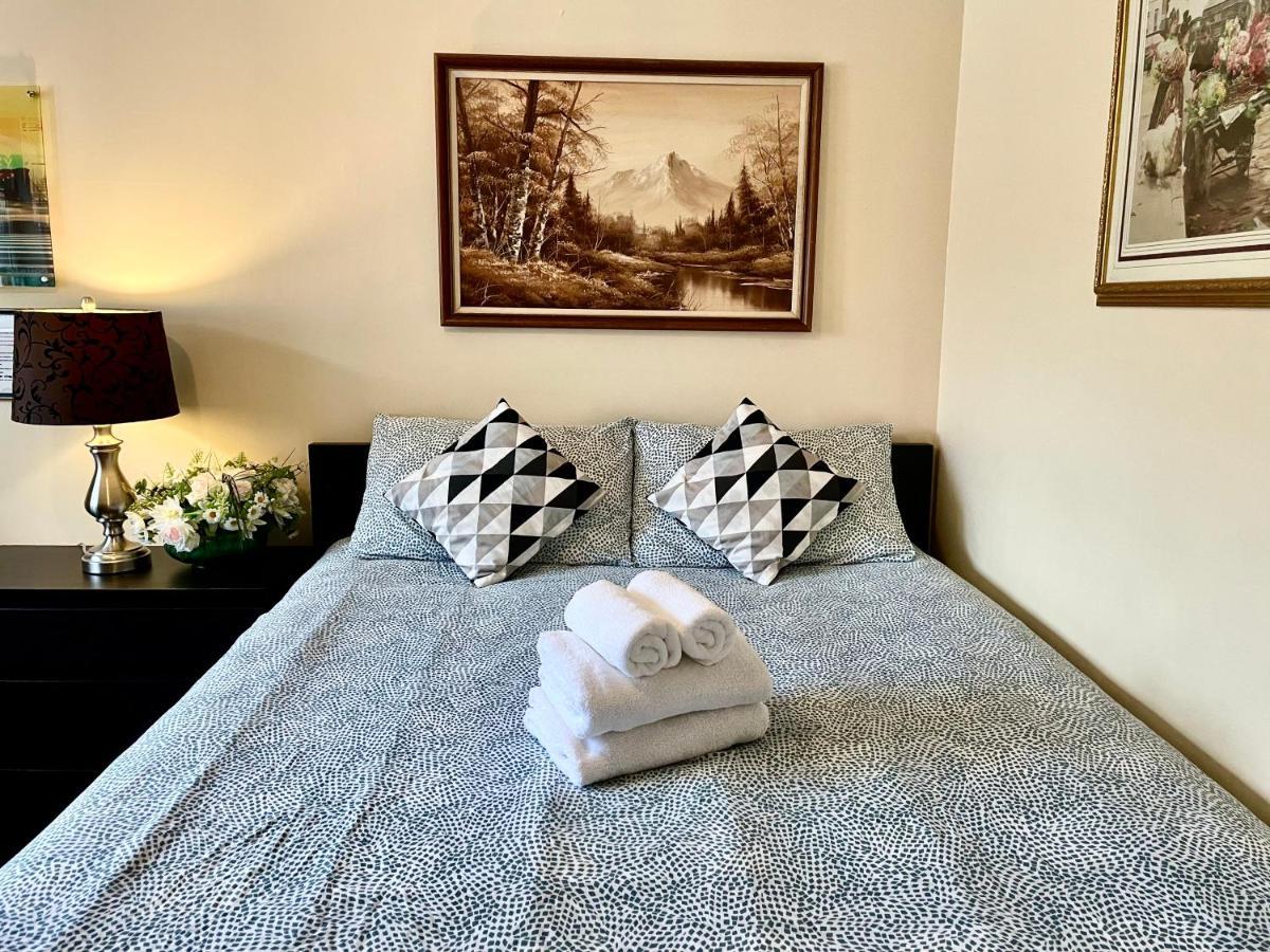 Perfect Home-private Washrooms,free Parking,high Speed Net Toronto