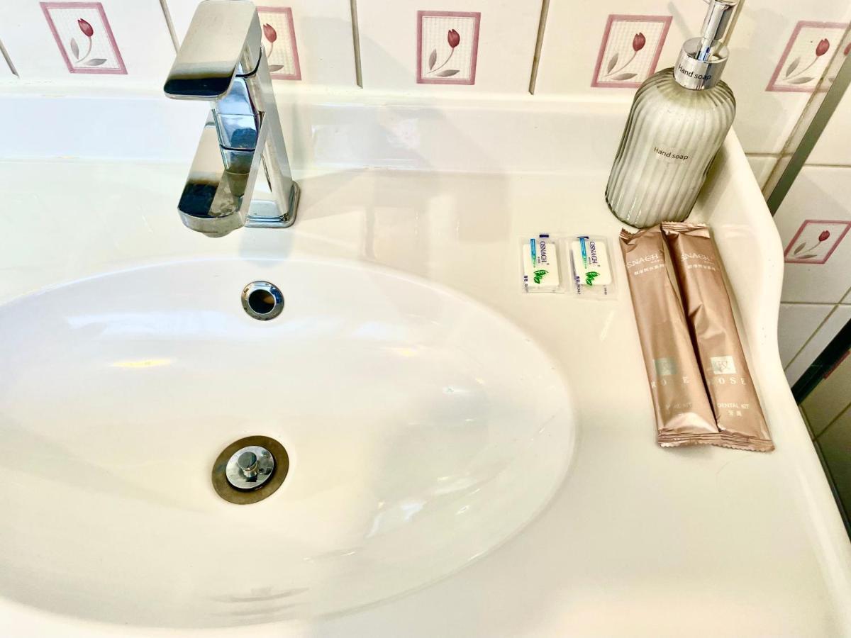 Perfect Home-private Washrooms,free Parking,high Speed Net Homestay