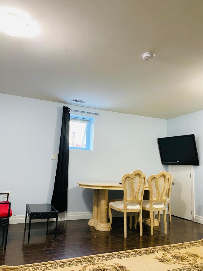 Apartment Lovely 3 Bedrooms Space Share Toronto