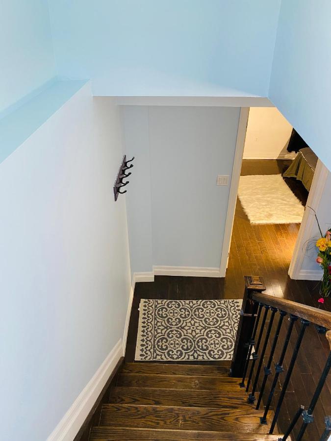 Lovely 3 Bedrooms Space Share Apartment *