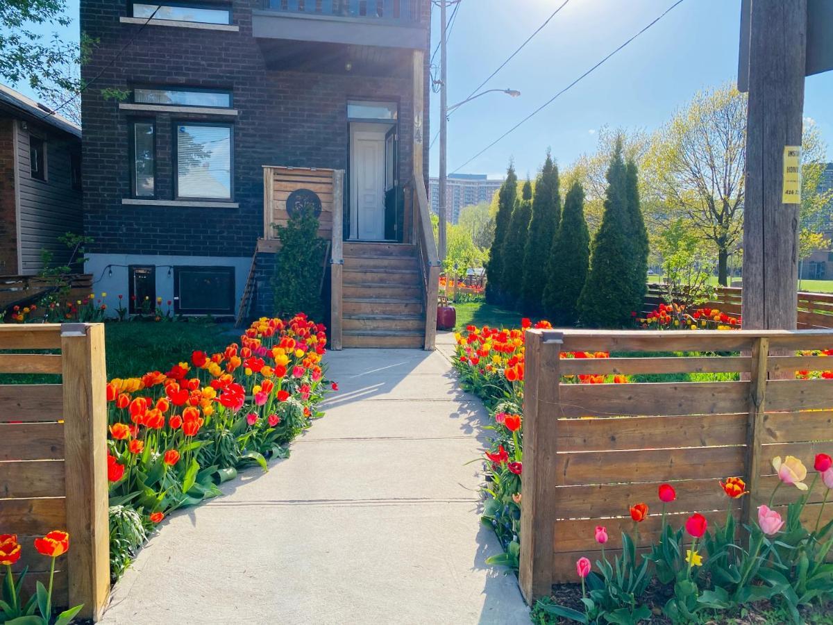 Signature 2 Bedrooms Apartment Space Share Toronto * Toronto