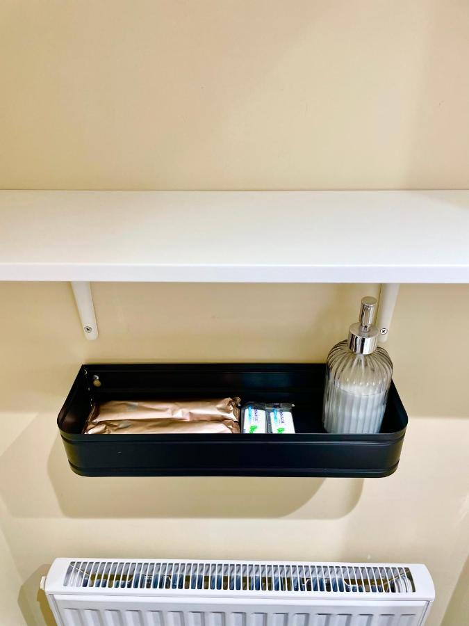 Perfect Home-private Washrooms,free Parking,high Speed Net Homestay Toronto