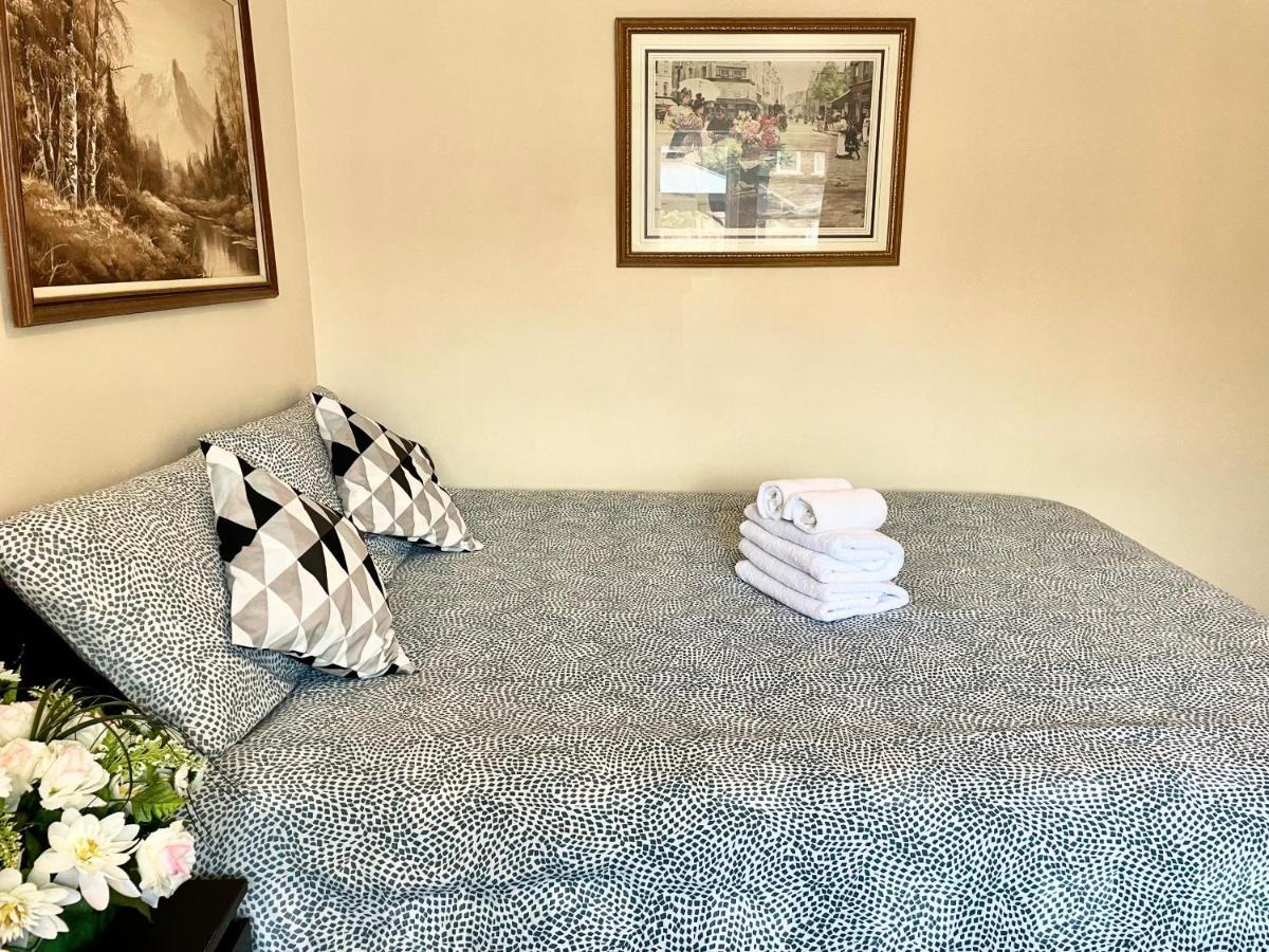 Perfect Home-private Washrooms,free Parking,high Speed Net Homestay *