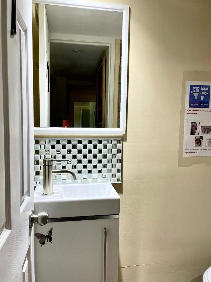 Perfect Home-private Washrooms,free Parking,high Speed Net Homestay Toronto