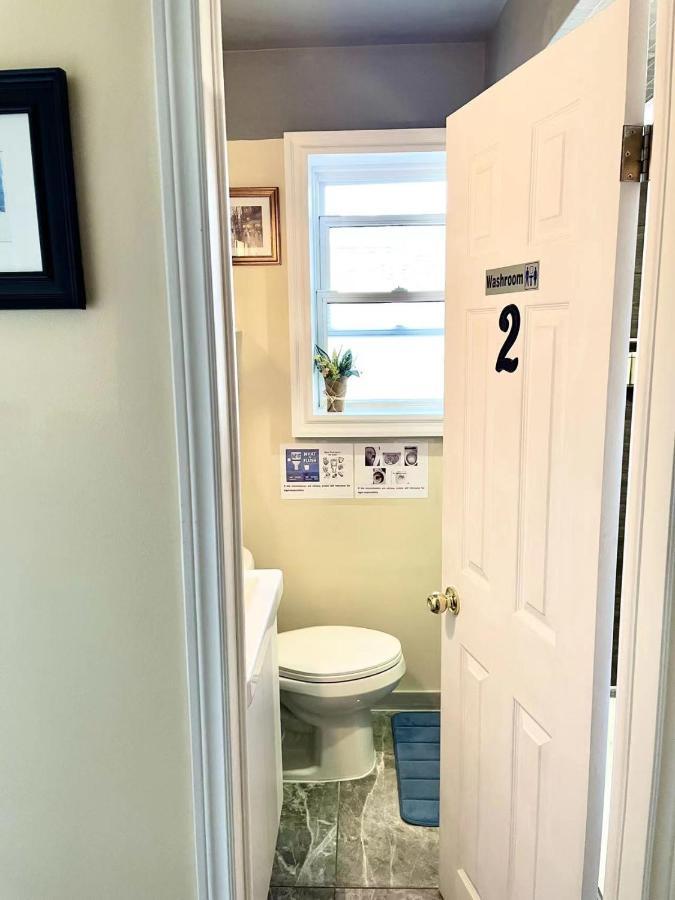 Perfect Home-private Washrooms,free Parking,high Speed Net