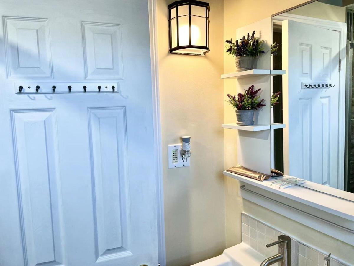 Perfect Home-private Washrooms,free Parking,high Speed Net Toronto