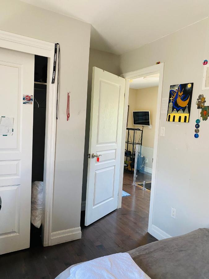 Signature 2 Bedrooms Apartment Space Share Toronto Toronto