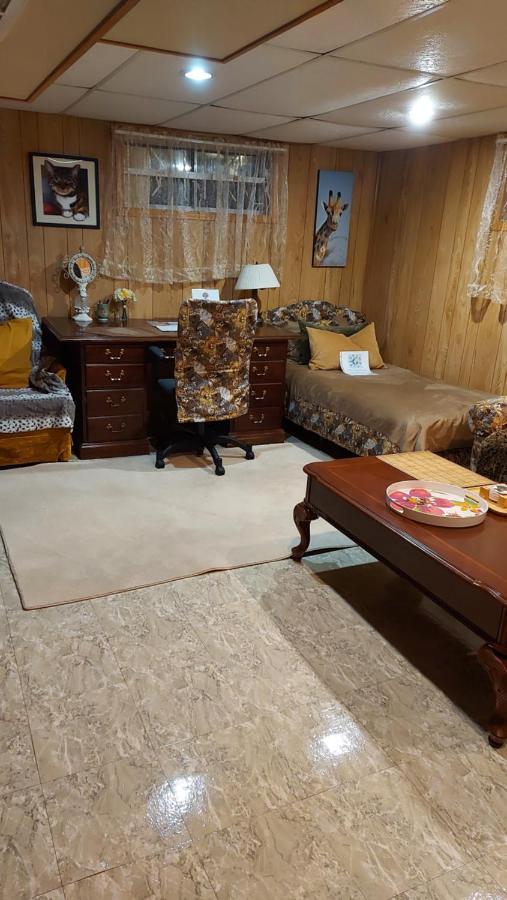 Apartment Private Close To Airport Pearson Toronto