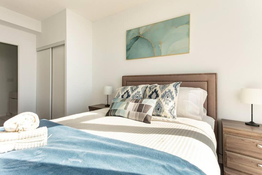 Luxury Downtown Lakeview & View