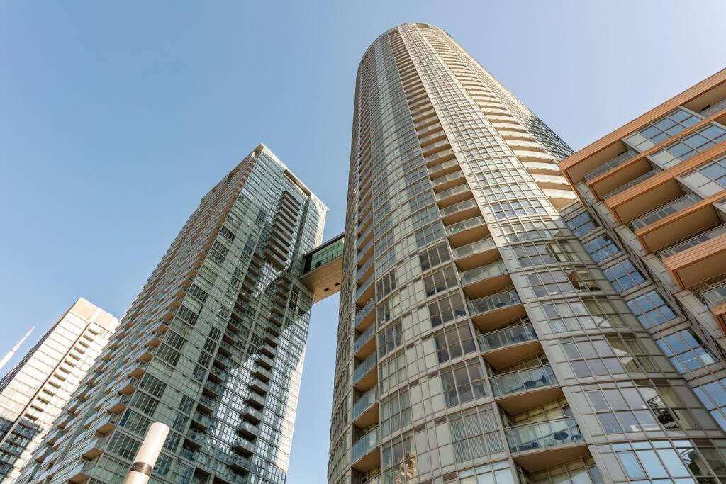 Luxury Downtown Lakeview & View Apartment Toronto