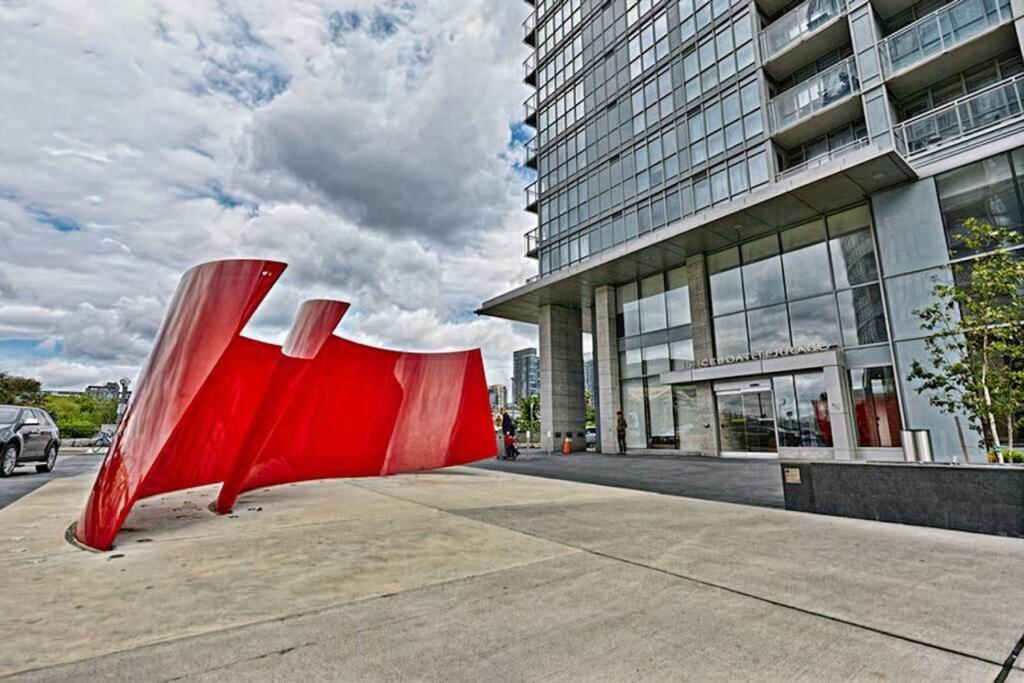 Luxury Downtown Lakeview & View * Toronto
