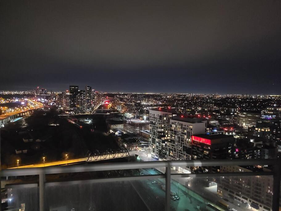 Luxury Downtown Lakeview & View