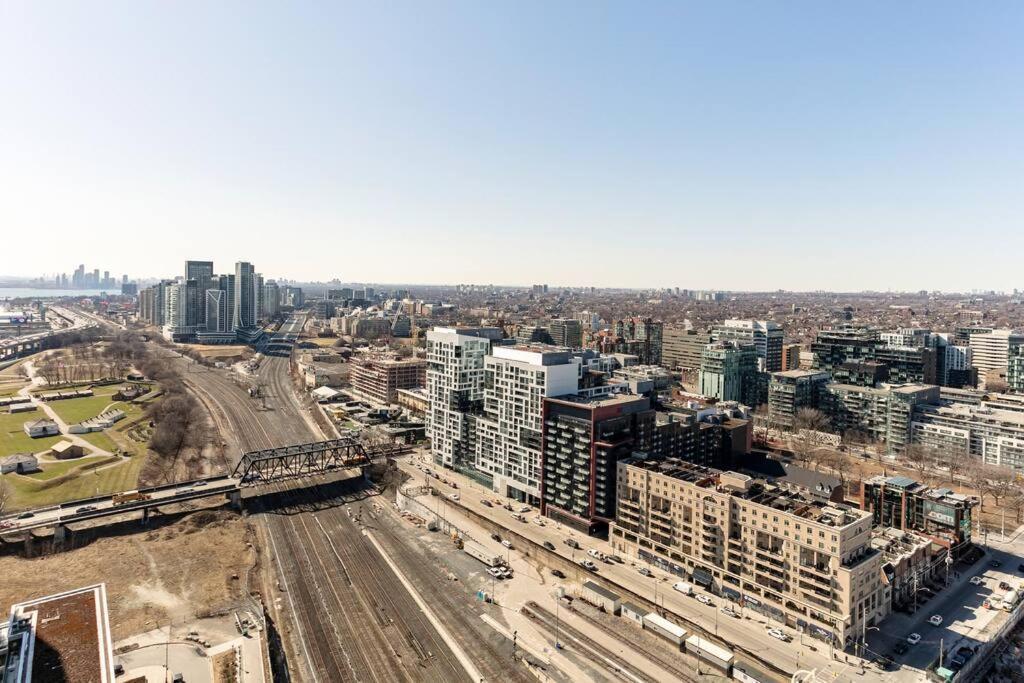 Luxury Downtown Lakeview & View