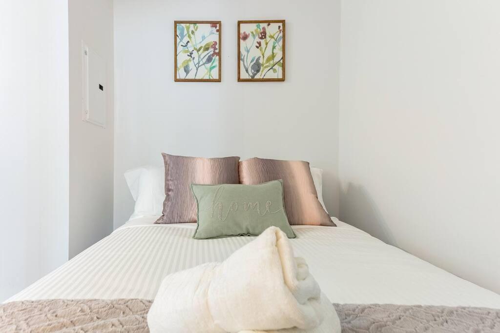 Luxury Downtown Lakeview & View Apartment Toronto