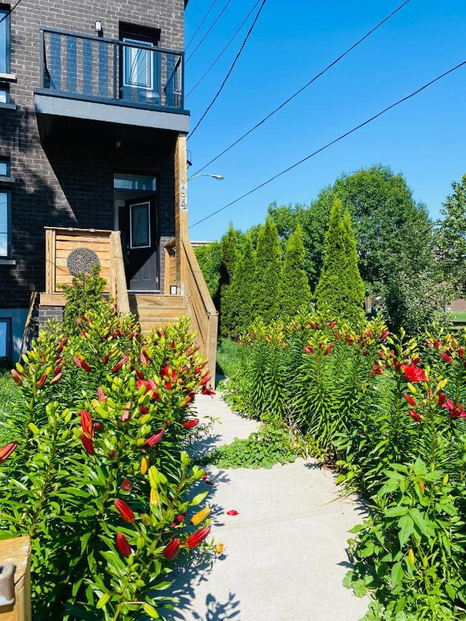 Signature 2 Bedrooms Apartment Space Share Toronto Apartment Toronto