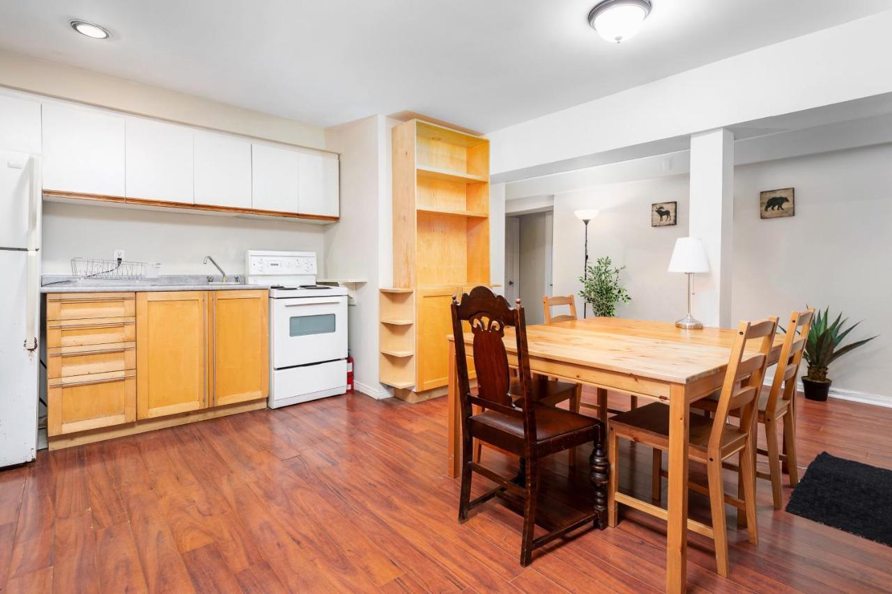 Guest house For Rent Beside U Of T *