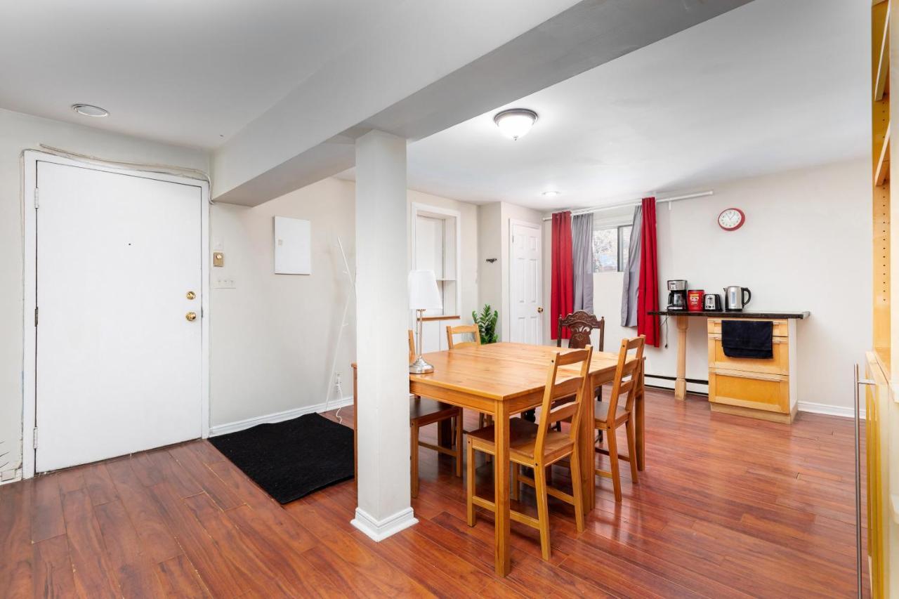 Guest house For Rent Beside U Of T *