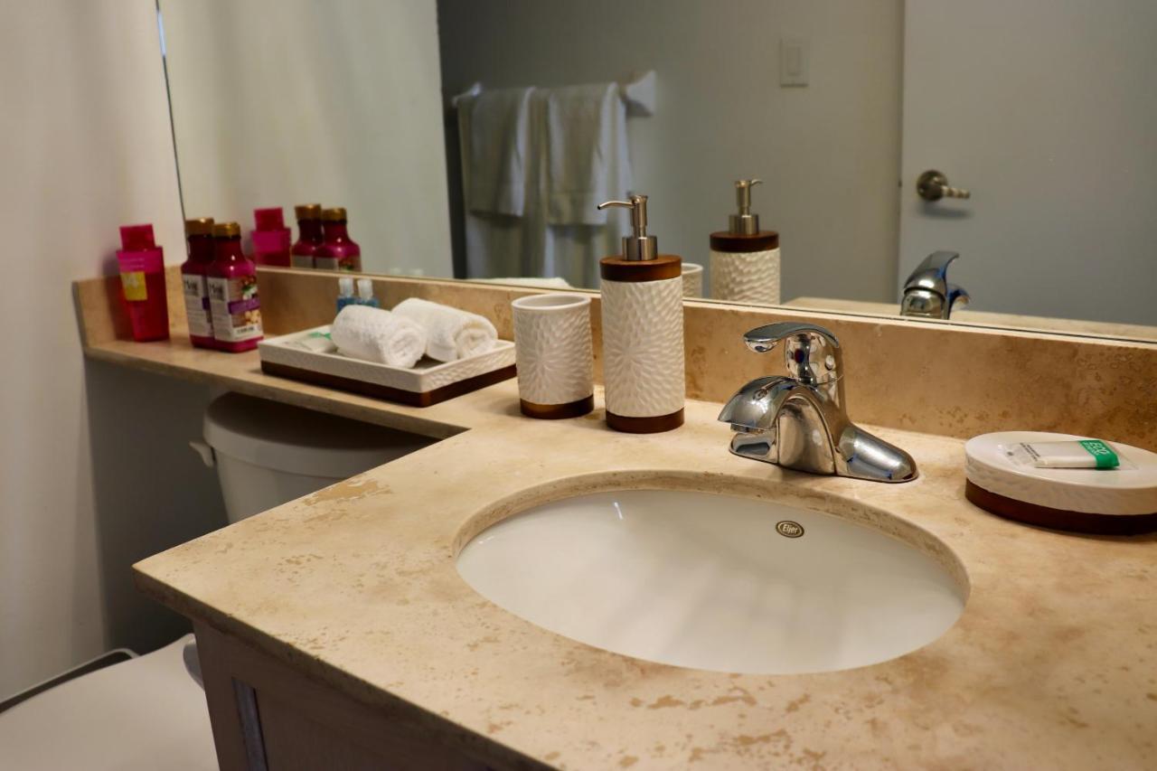 Apartment/2bedrooms/2 Full Bathrooms/free Parking Apartment
