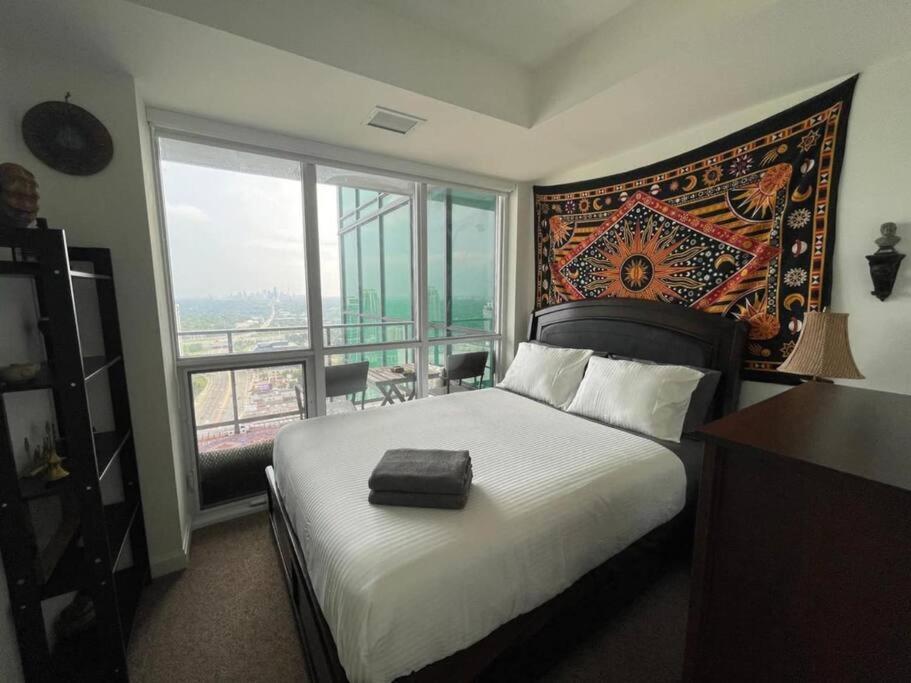 Cozy 2 Bedroom Boho North York Skyscraper * Toronto
