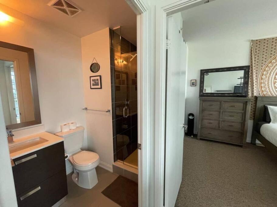 Apartment Cozy 2 Bedroom Boho North York Skyscraper