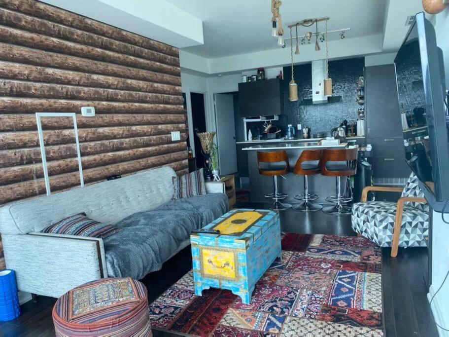 Cozy 2 Bedroom Boho North York Skyscraper *