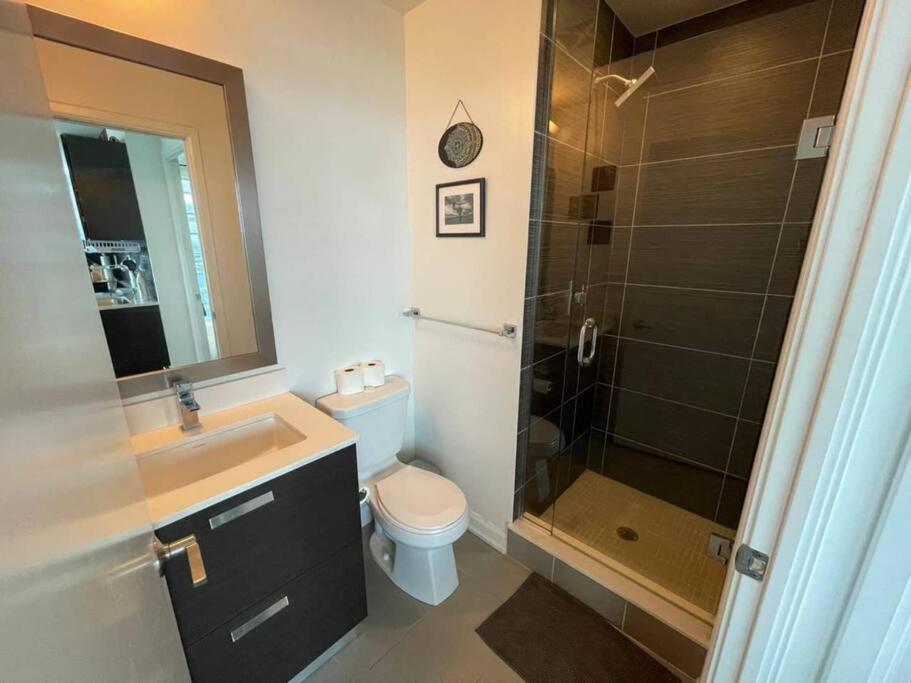 Apartment Cozy 2 Bedroom Boho North York Skyscraper