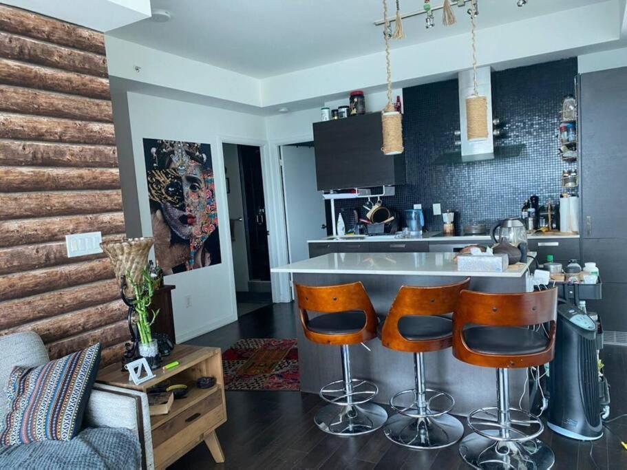 Cozy 2 Bedroom Boho North York Skyscraper Apartment Toronto