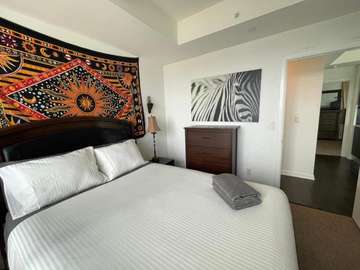 Cozy 2 Bedroom Boho North York Skyscraper * Toronto