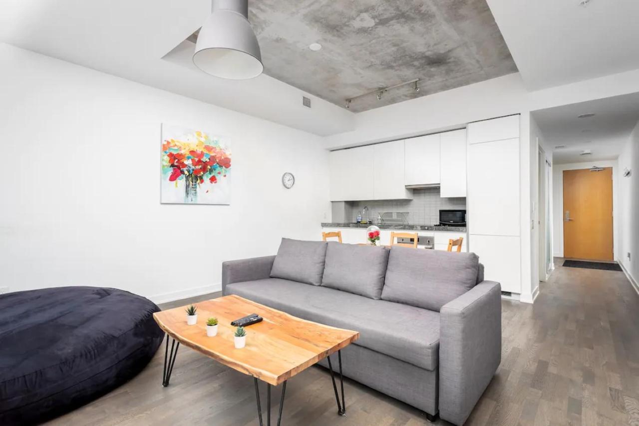 Cozy Loft Perfect For Relaxing In Heart Of * Toronto