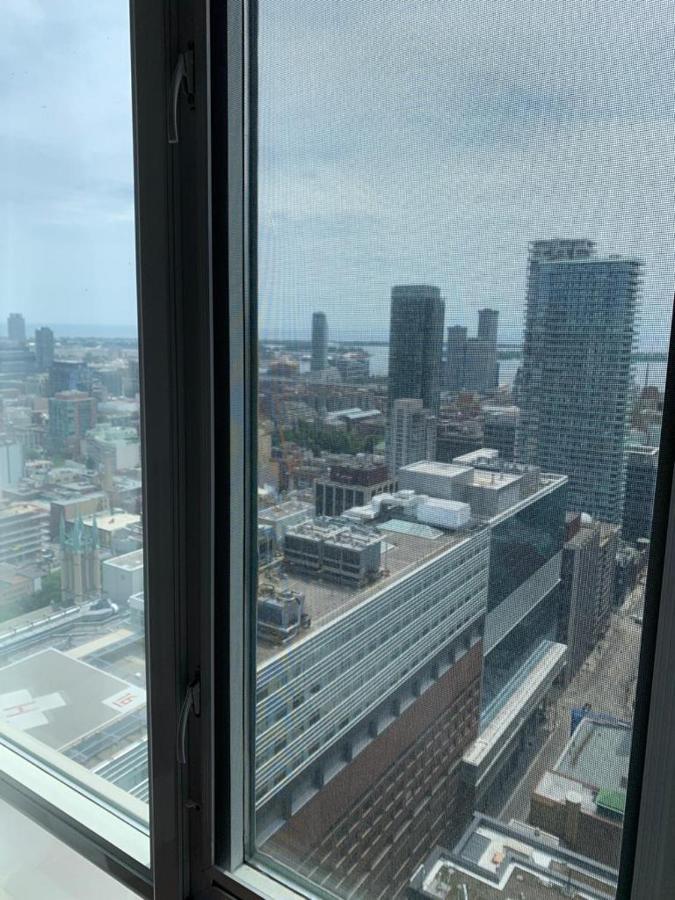 Apartment/2bedrooms/2 Full Bathrooms/free Parking Apartment Toronto