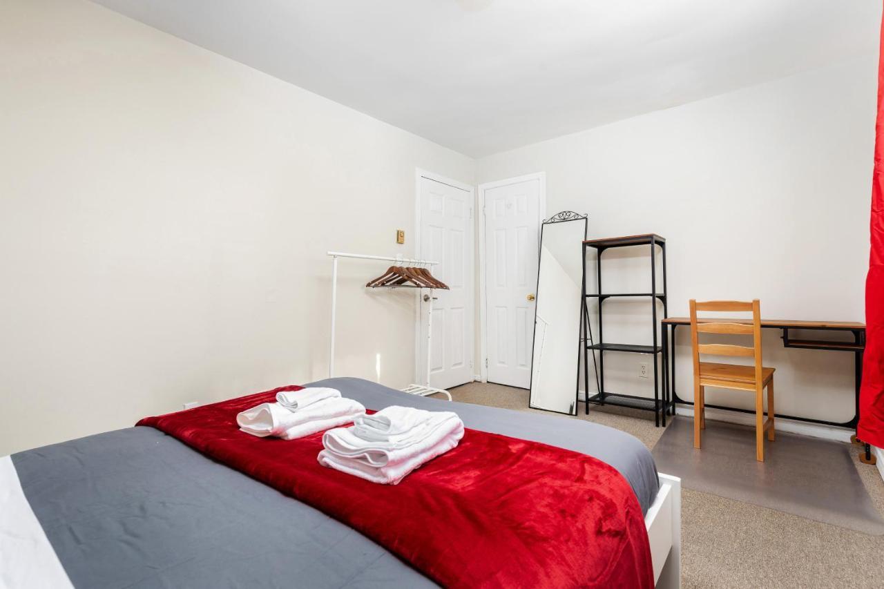 Guest house For Rent Beside U Of T Toronto