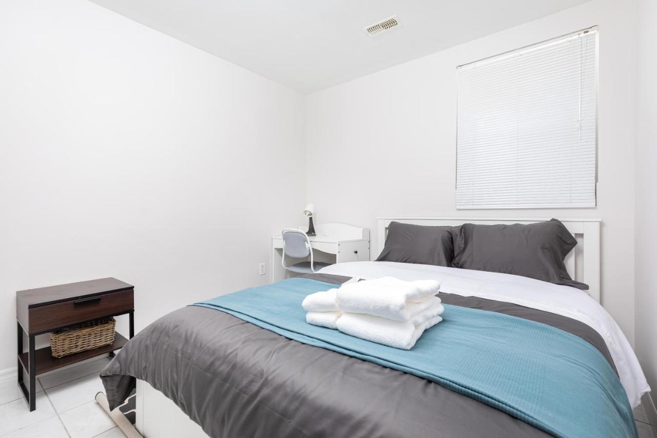 For Rent Beside U Of T Guest house