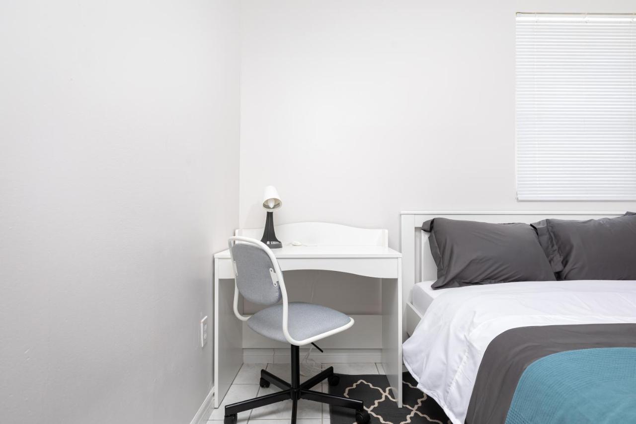 For Rent Beside U Of T Guest house *