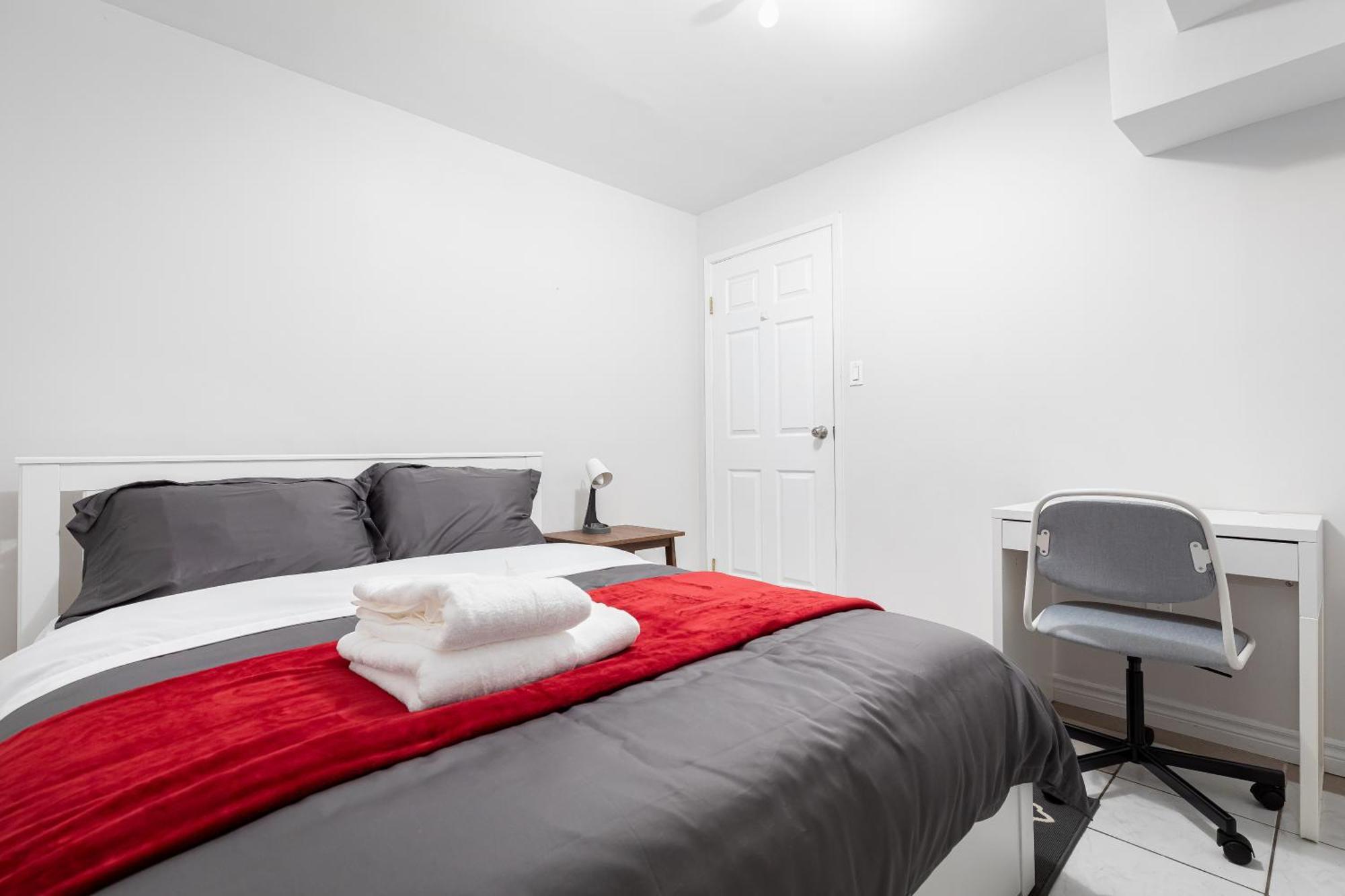 For Rent Beside U Of T Toronto