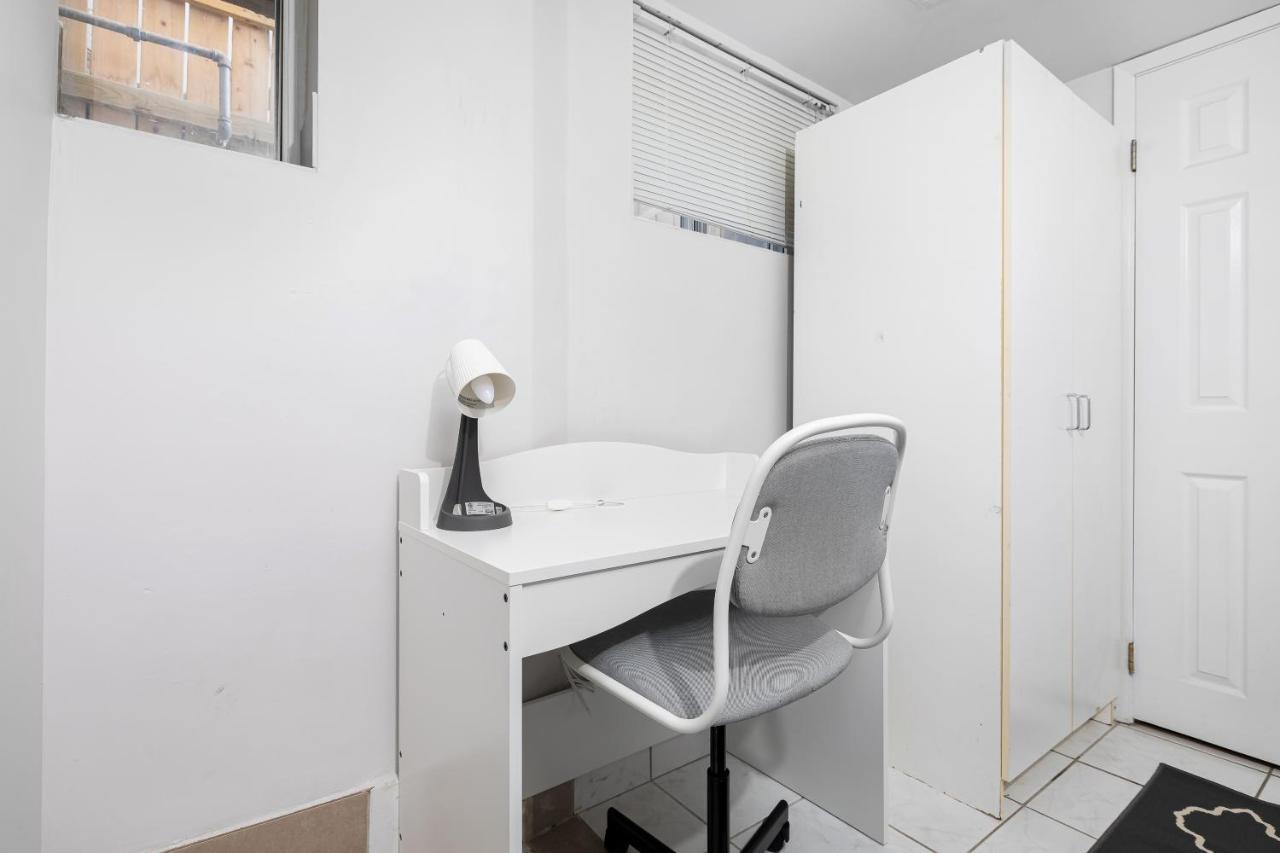 For Rent Beside U Of T Guest house Toronto