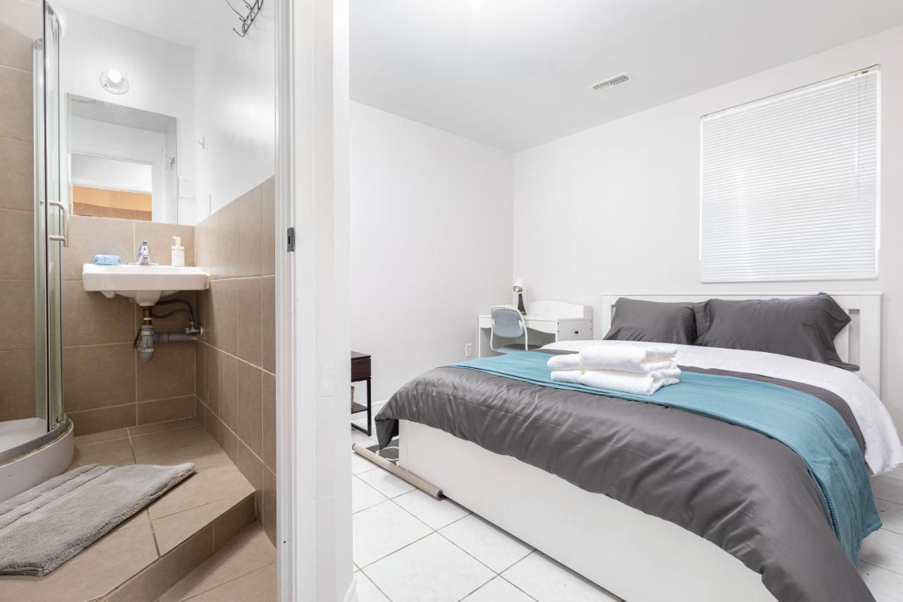 For Rent Beside U Of T Guest house *