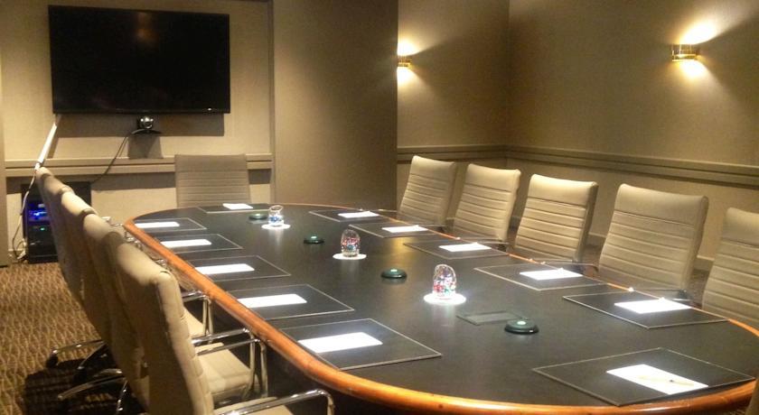 Hotel Delta By Marriott Airport & Conference Centre 4*