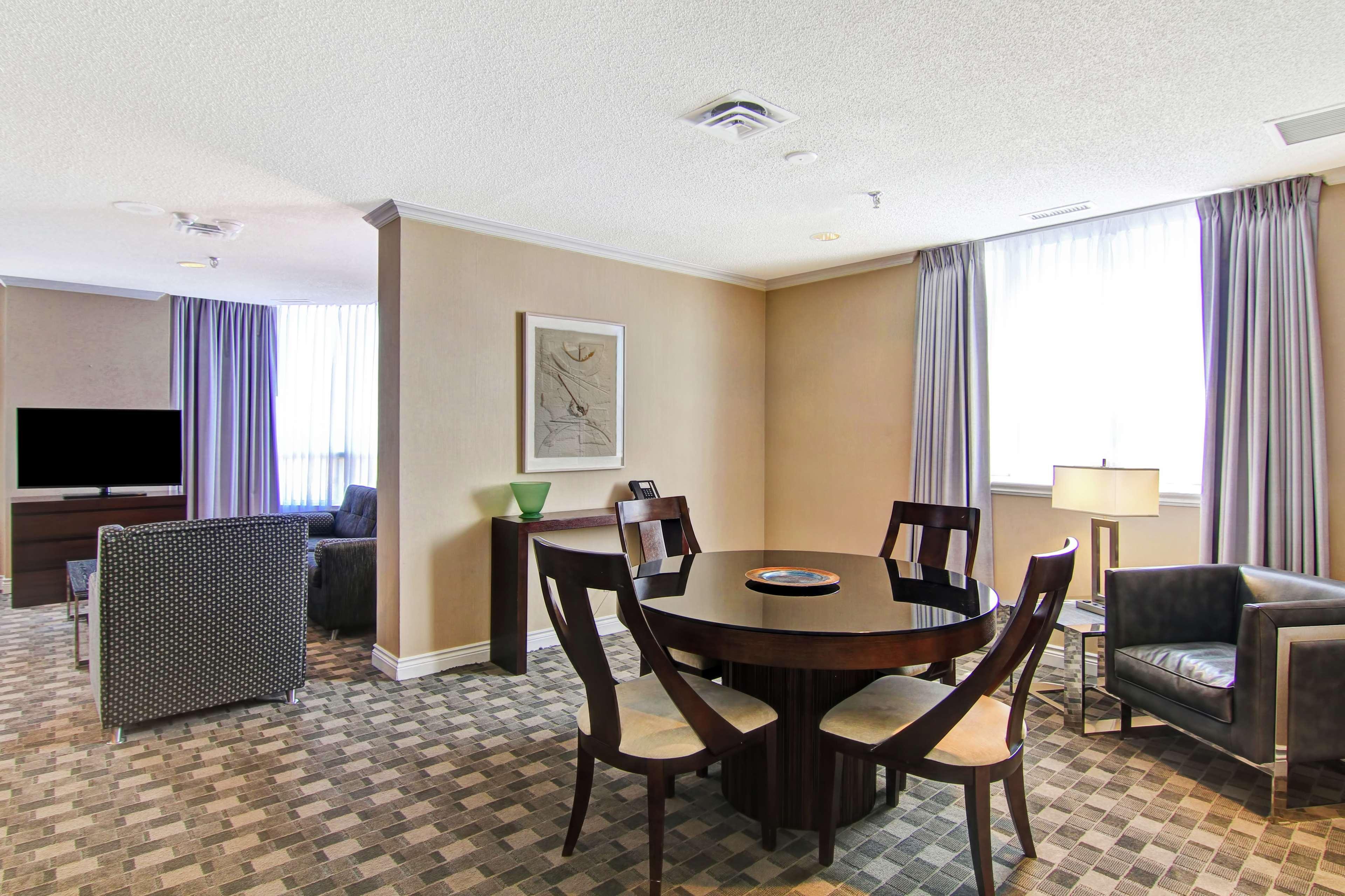 Doubletree By Hilton Downtown Hotel