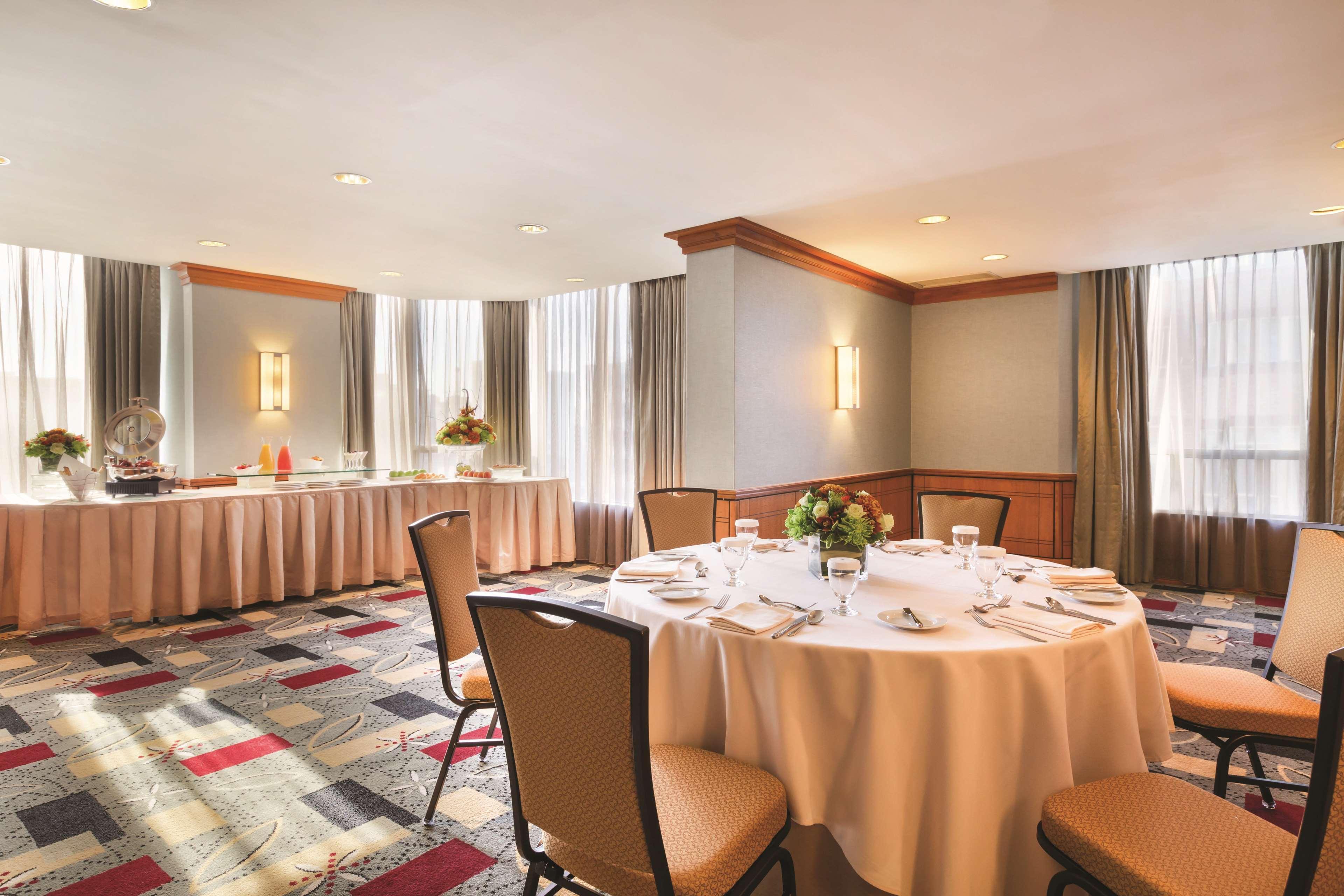 Doubletree By Hilton Downtown 4*