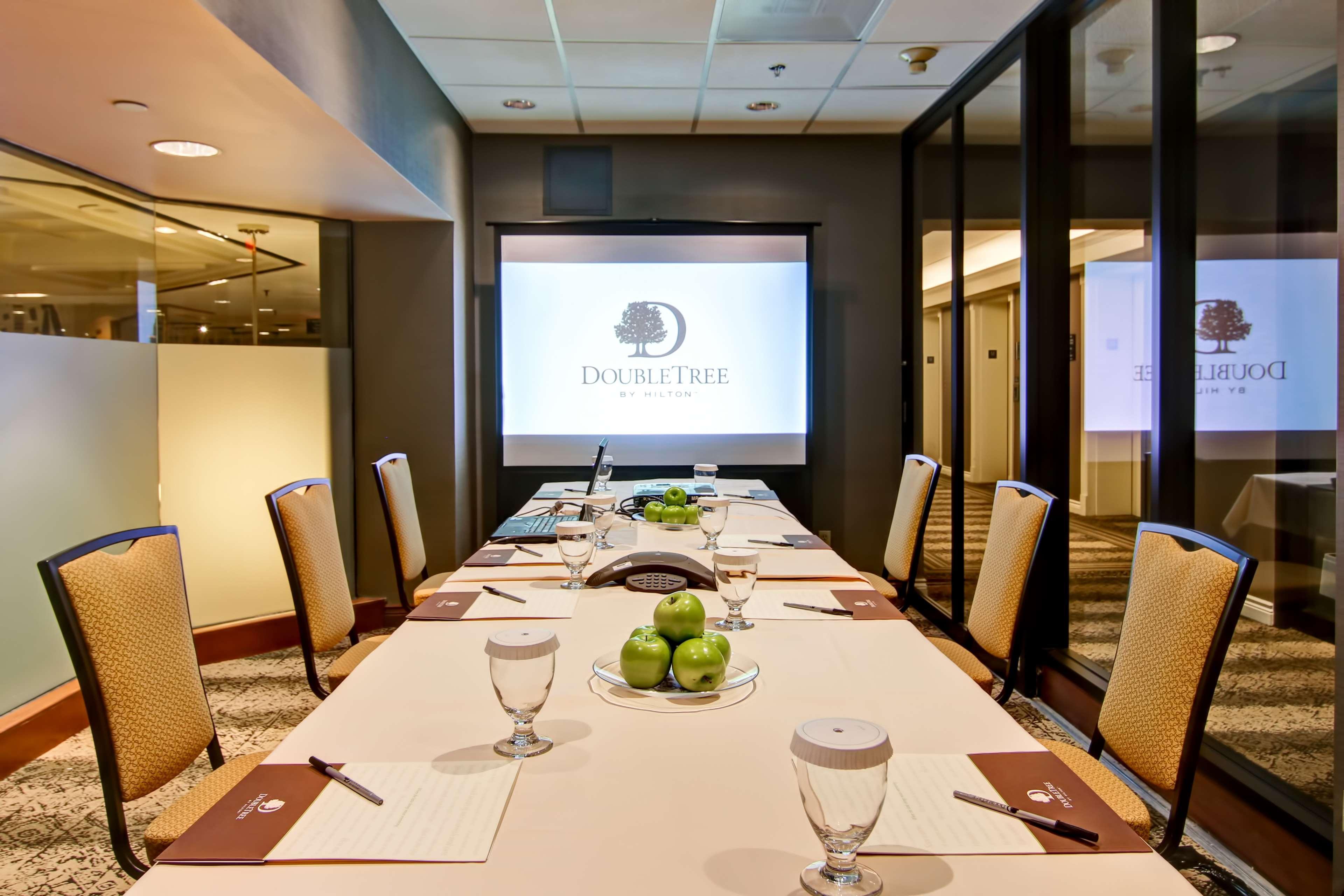 Doubletree By Hilton Downtown 4*