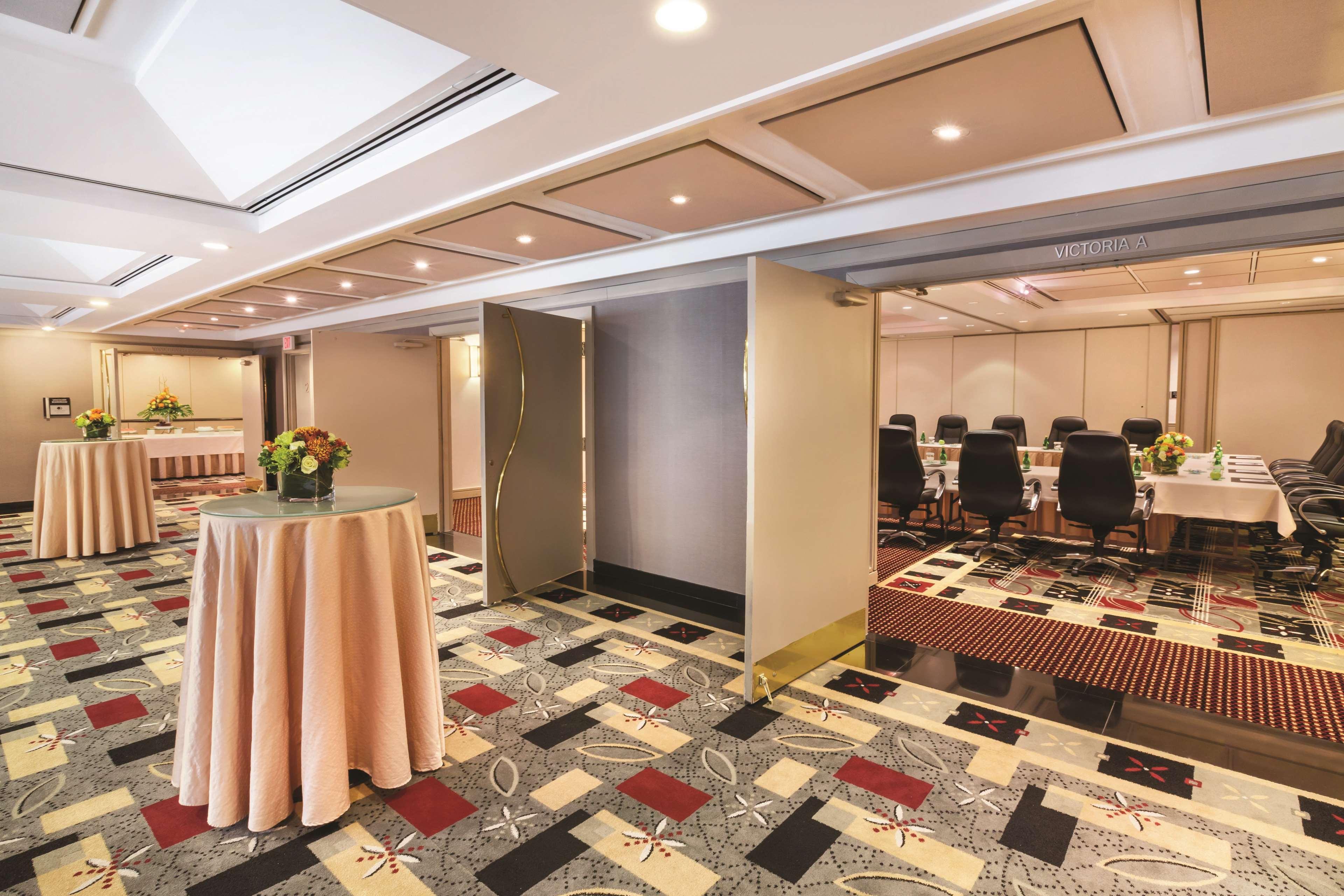 Doubletree By Hilton Downtown Toronto