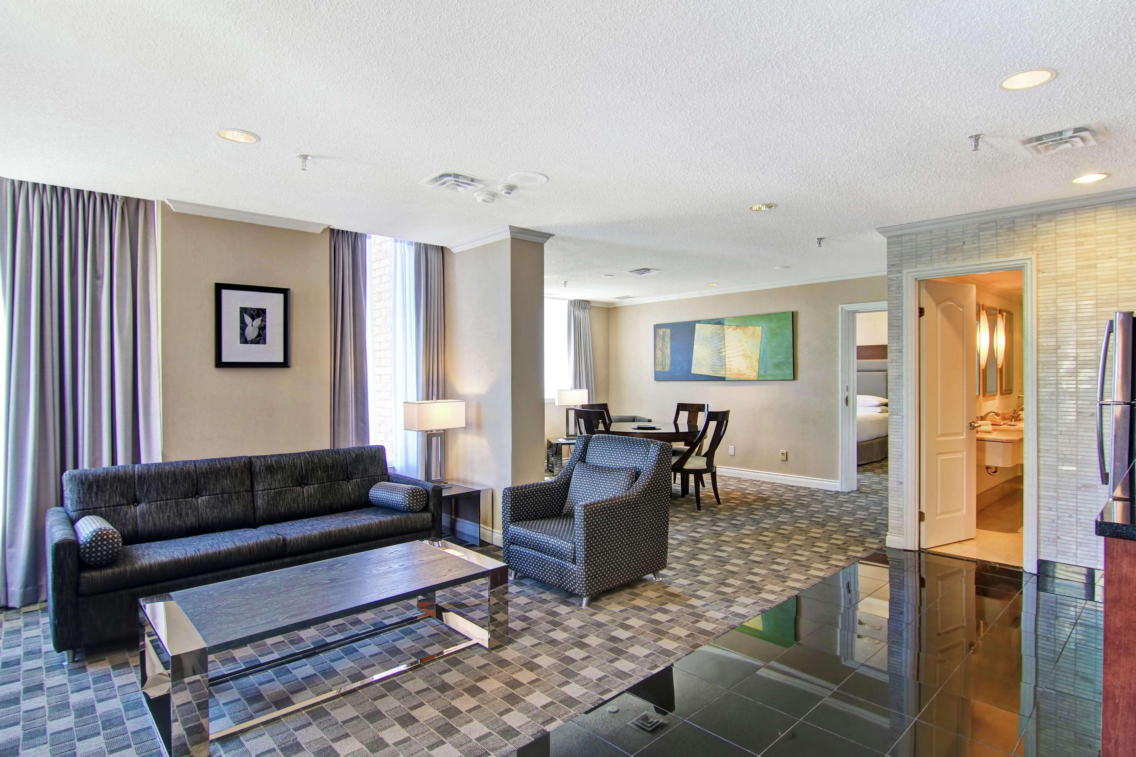 Doubletree By Hilton Downtown 4*