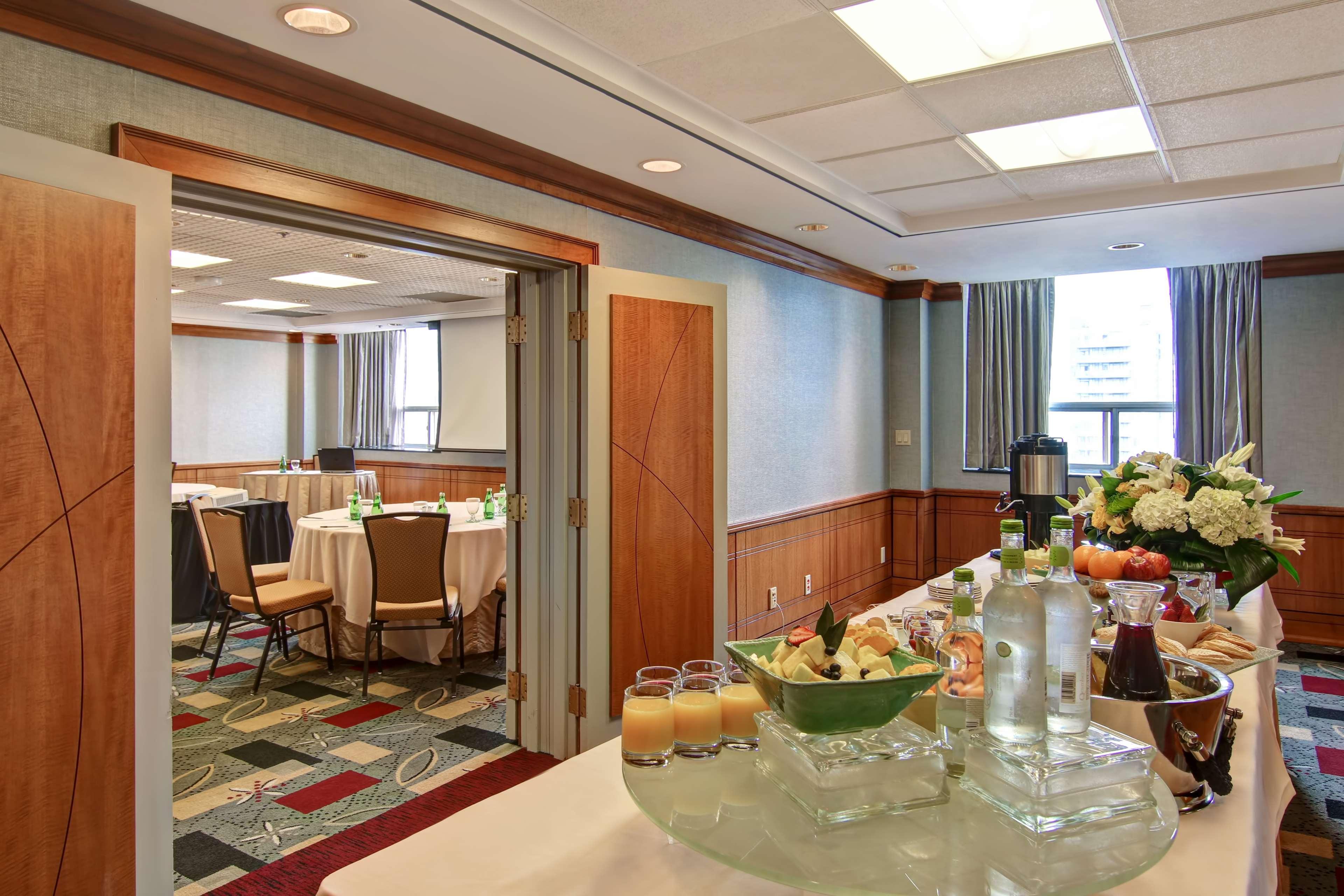 Doubletree By Hilton Downtown Hotel 4*