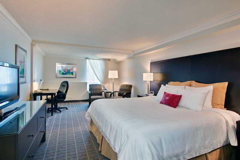 Hotel Crowne Plaza Airport By Ihg Toronto