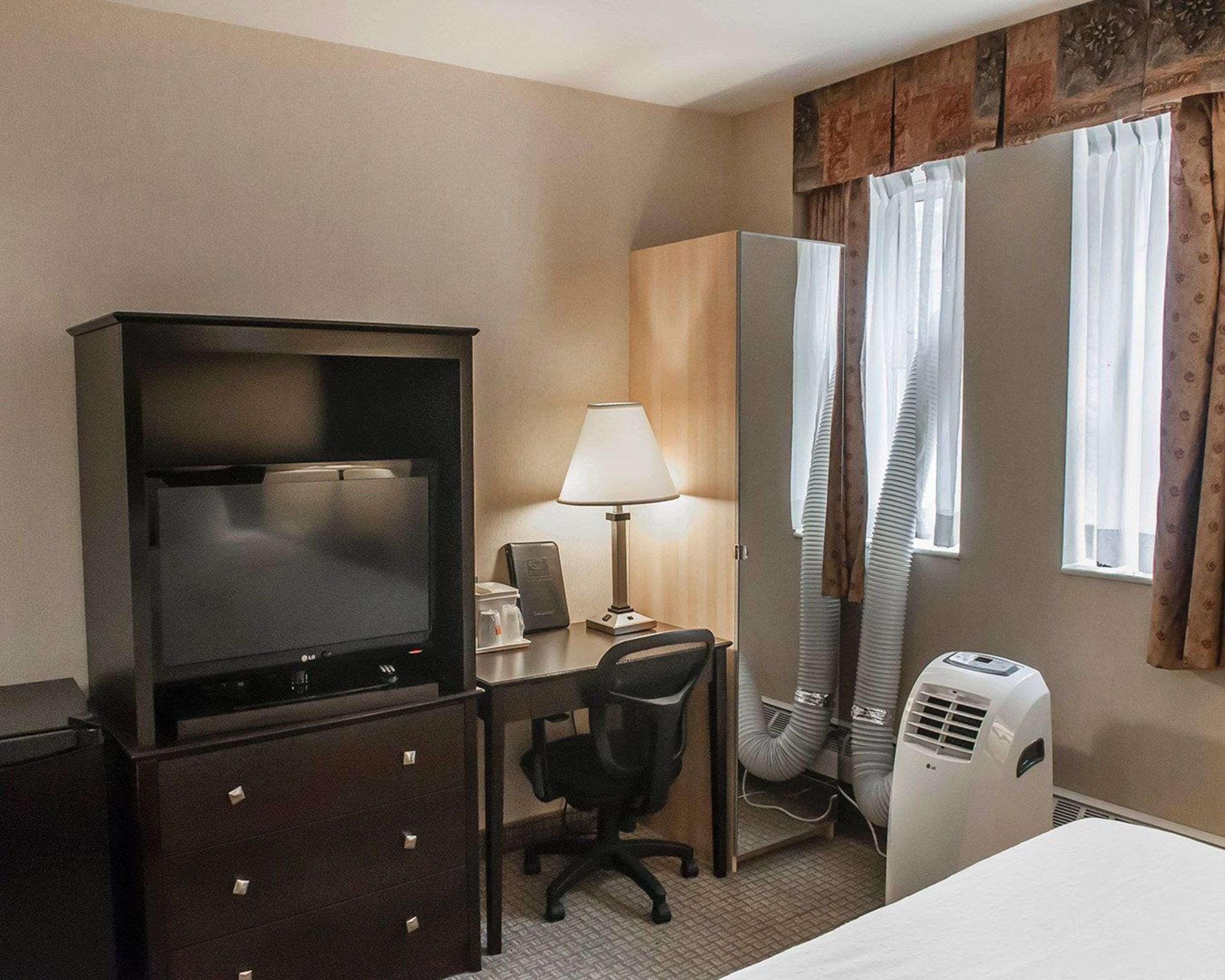 Hotel Econo & Downtown 2*