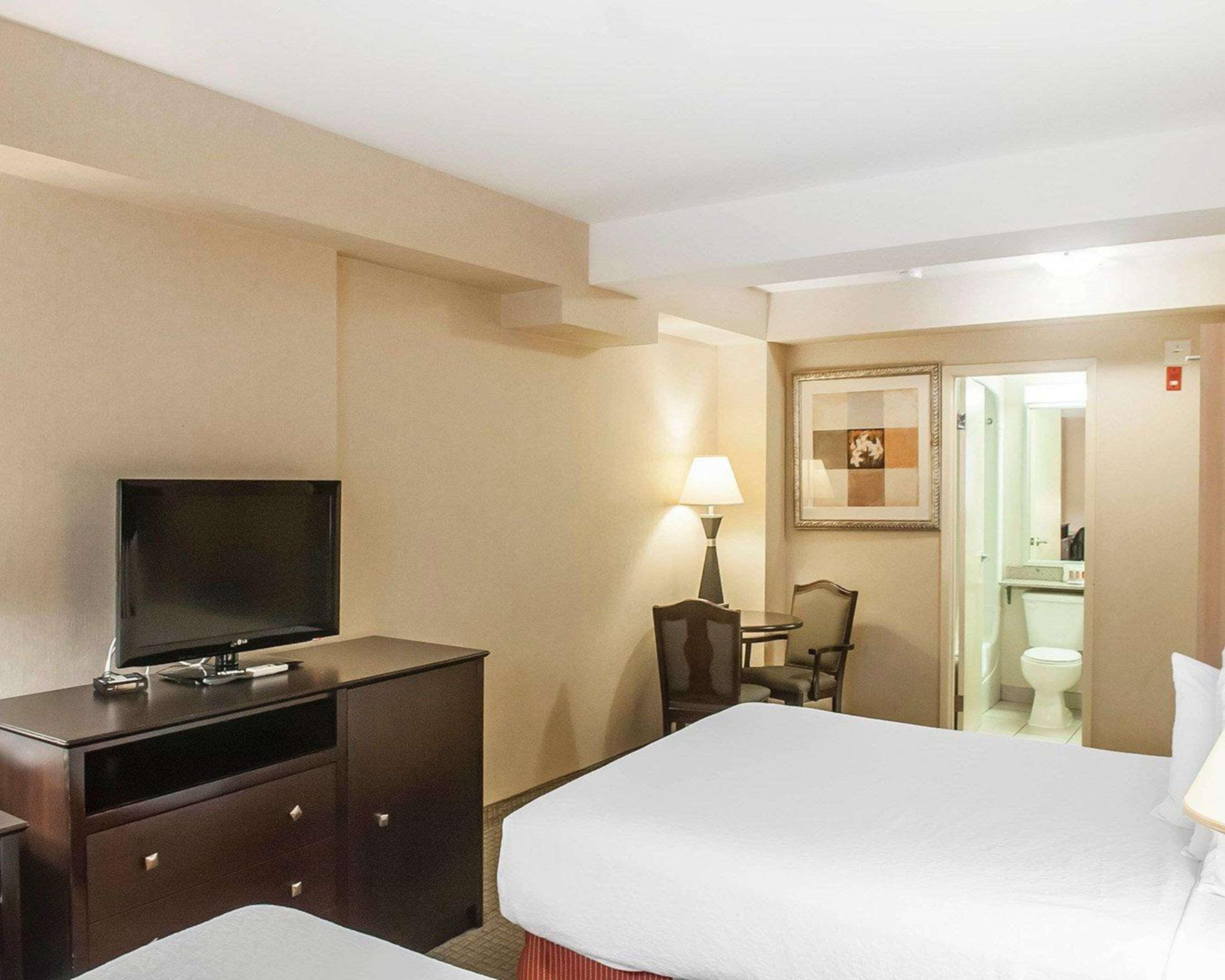 Econo & Downtown Hotel Toronto