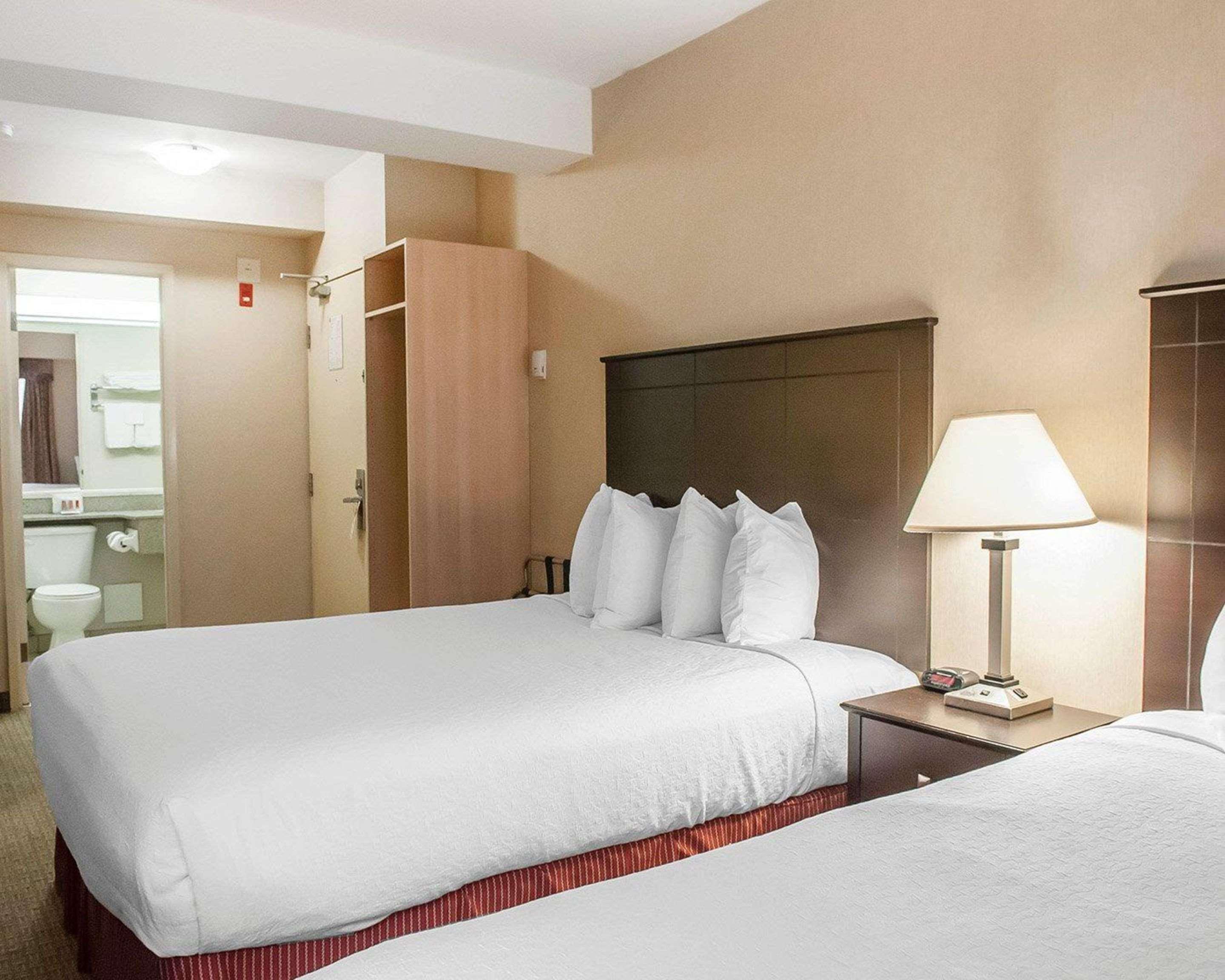 Econo & Downtown Hotel Toronto